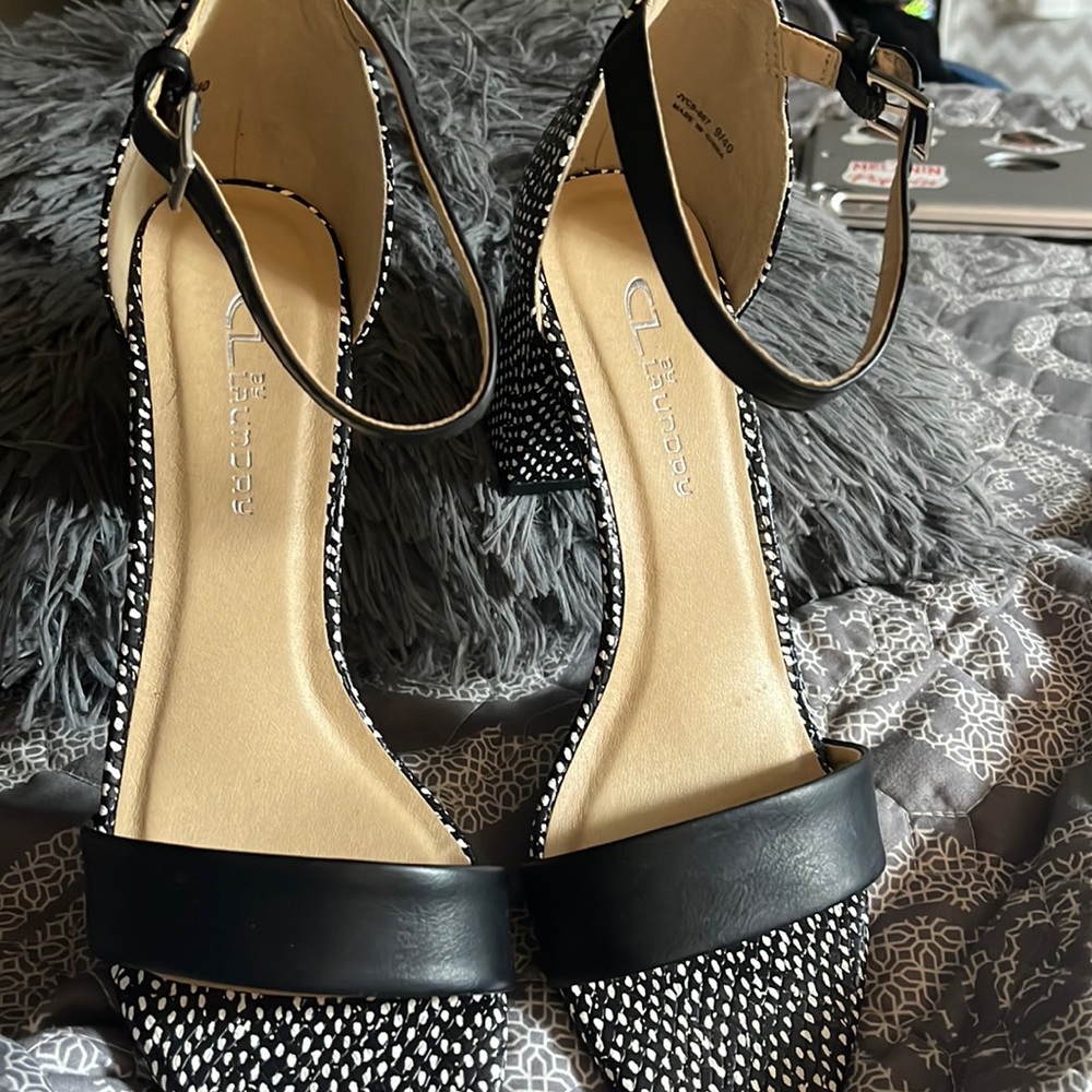 Never worn beautiful black and white heels